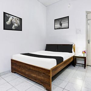 Super Hotel O Gol Bagicha Near Railway Station